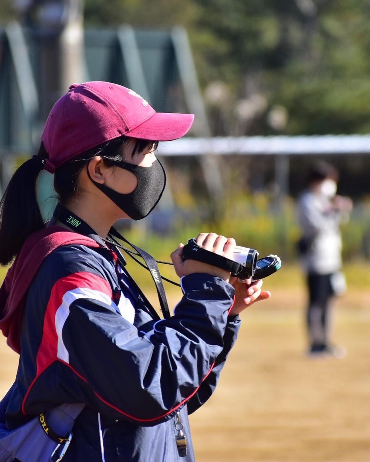 【部員紹介④】
人文学部人文学科4年
MG 舘野真奈  茨城県出身
主務、医務、栄養担当を担うスーパーウーマン。大人しそうな見た目からは想像つかないくらいバリバリ仕事をこなしてアメフト部を引っ張っている
愛嬌もたっぷりで彼女の周りには笑顔が絶えません！
「アメフト部にいらっしゃい♡」