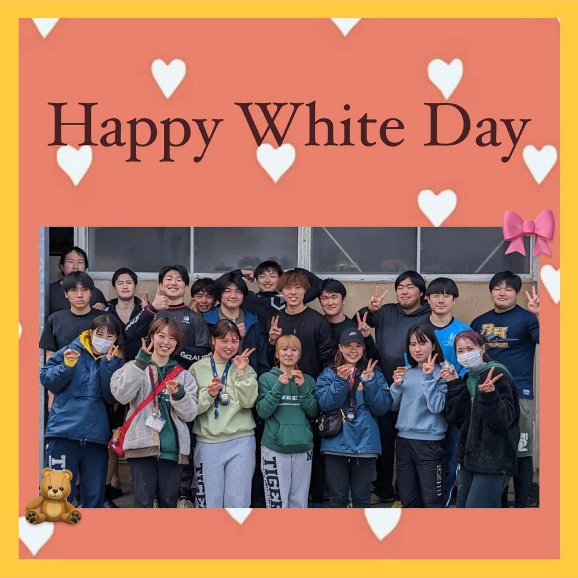 【Happy White Day?‪】

本日、選手からマネージャーへバレンタインのお返しとしてお菓子がプレゼントされました！マネージャーみんな大喜びでした??